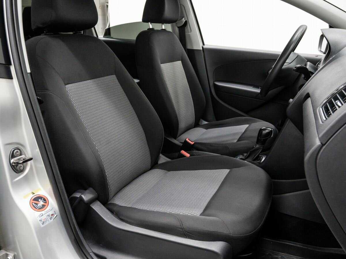 Volkswagen Polo с пробегом — 2011 год. Фото: #7