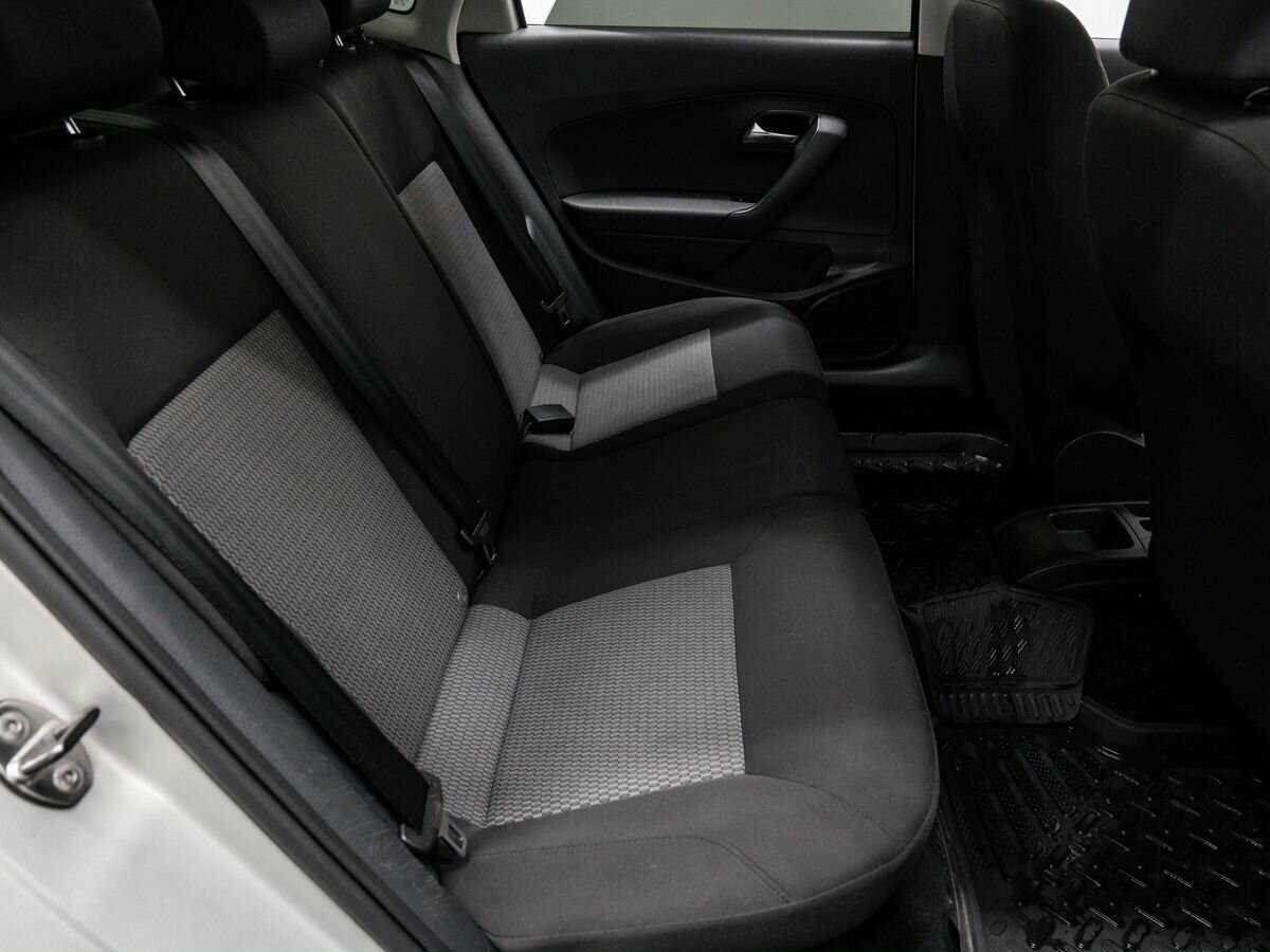 Volkswagen Polo с пробегом — 2011 год. Фото: #8