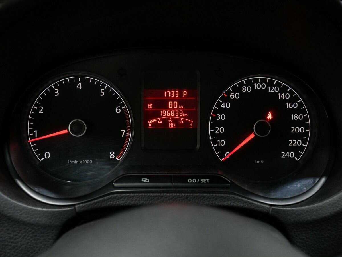 Volkswagen Polo с пробегом — 2011 год. Фото: #18