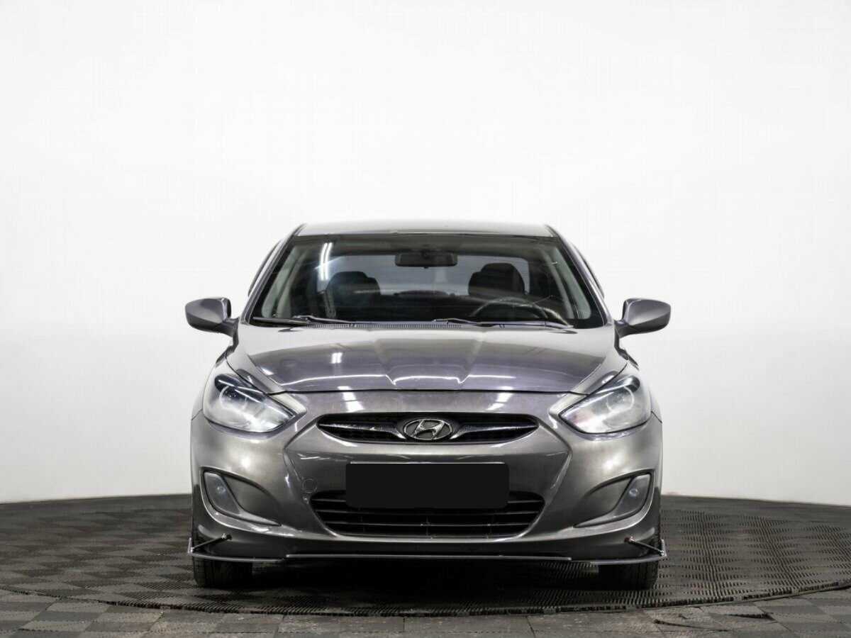 Hyundai Solaris с пробегом — 2011 год. Фото: #1