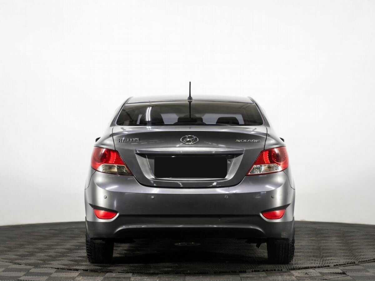 Hyundai Solaris с пробегом — 2011 год. Фото: #4