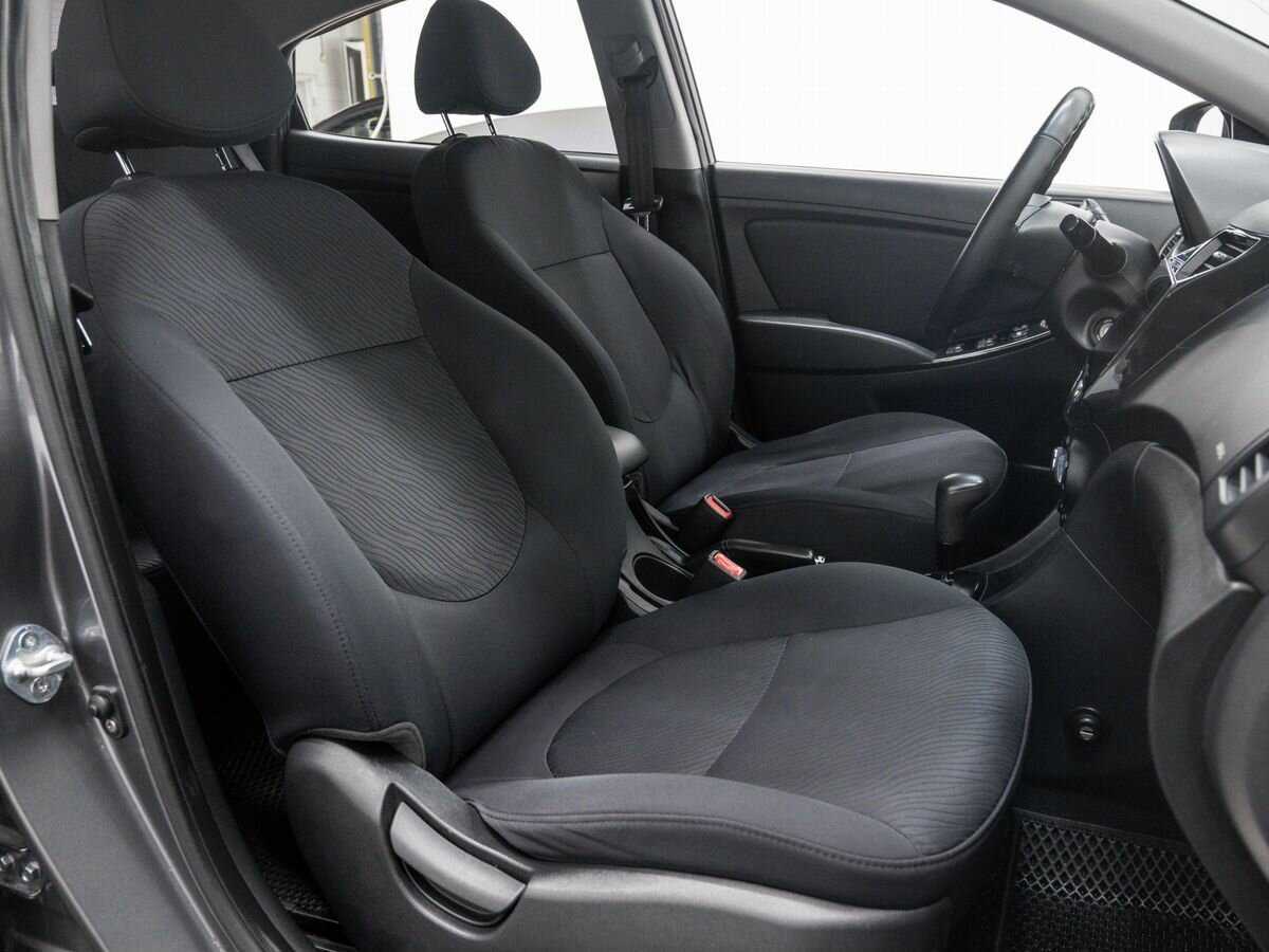 Hyundai Solaris с пробегом — 2011 год. Фото: #7