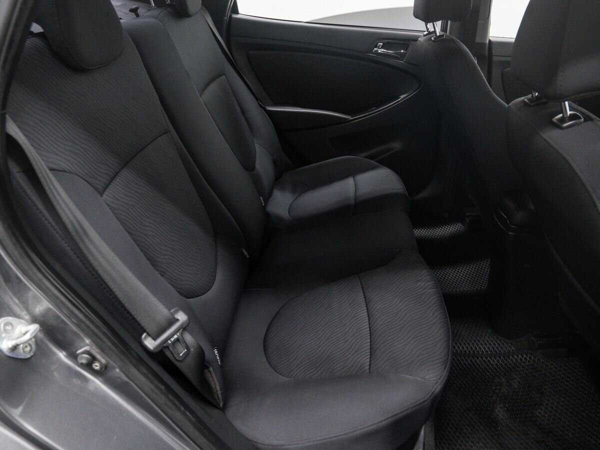 Hyundai Solaris с пробегом — 2011 год. Фото: #8