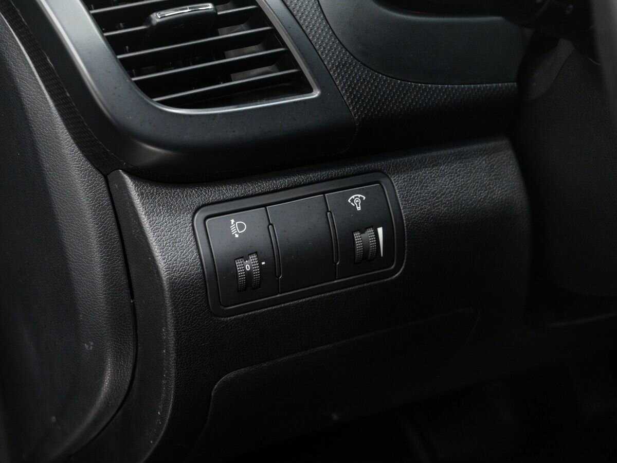 Hyundai Solaris с пробегом — 2011 год. Фото: #15