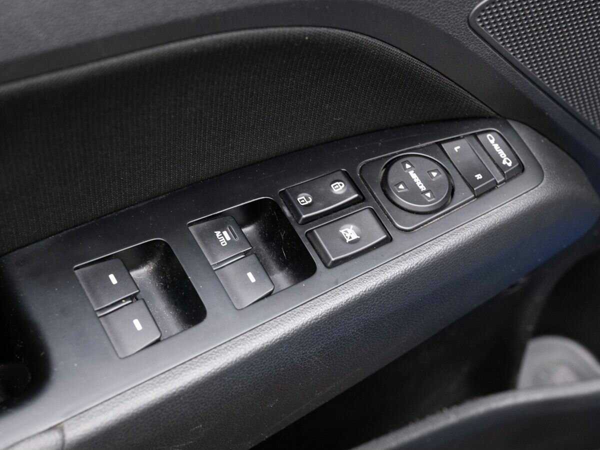 Hyundai Elantra с пробегом — 2017 год. Фото: #13