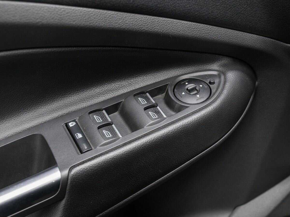 Ford Kuga с пробегом — 2015 год. Фото: #12