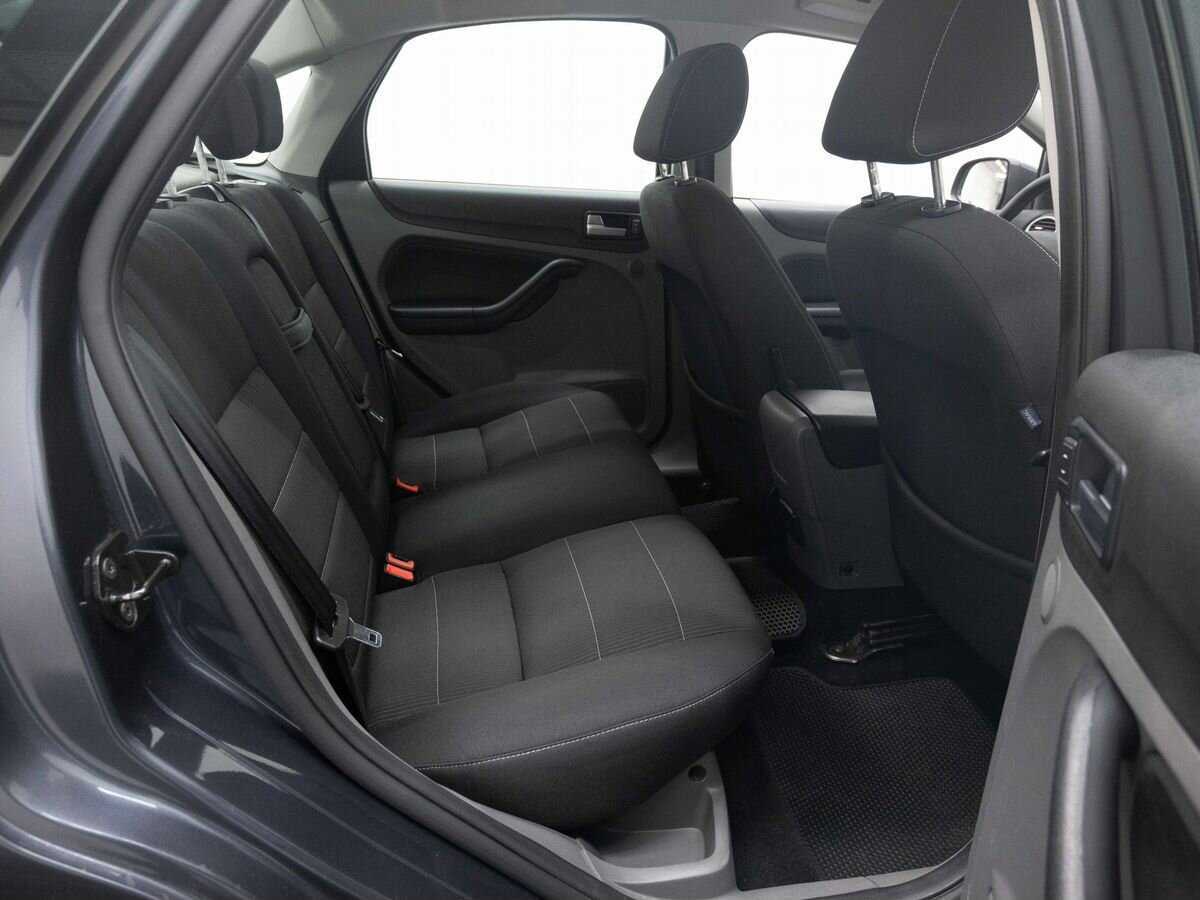 Ford Focus с пробегом — 2010 год. Фото: #10