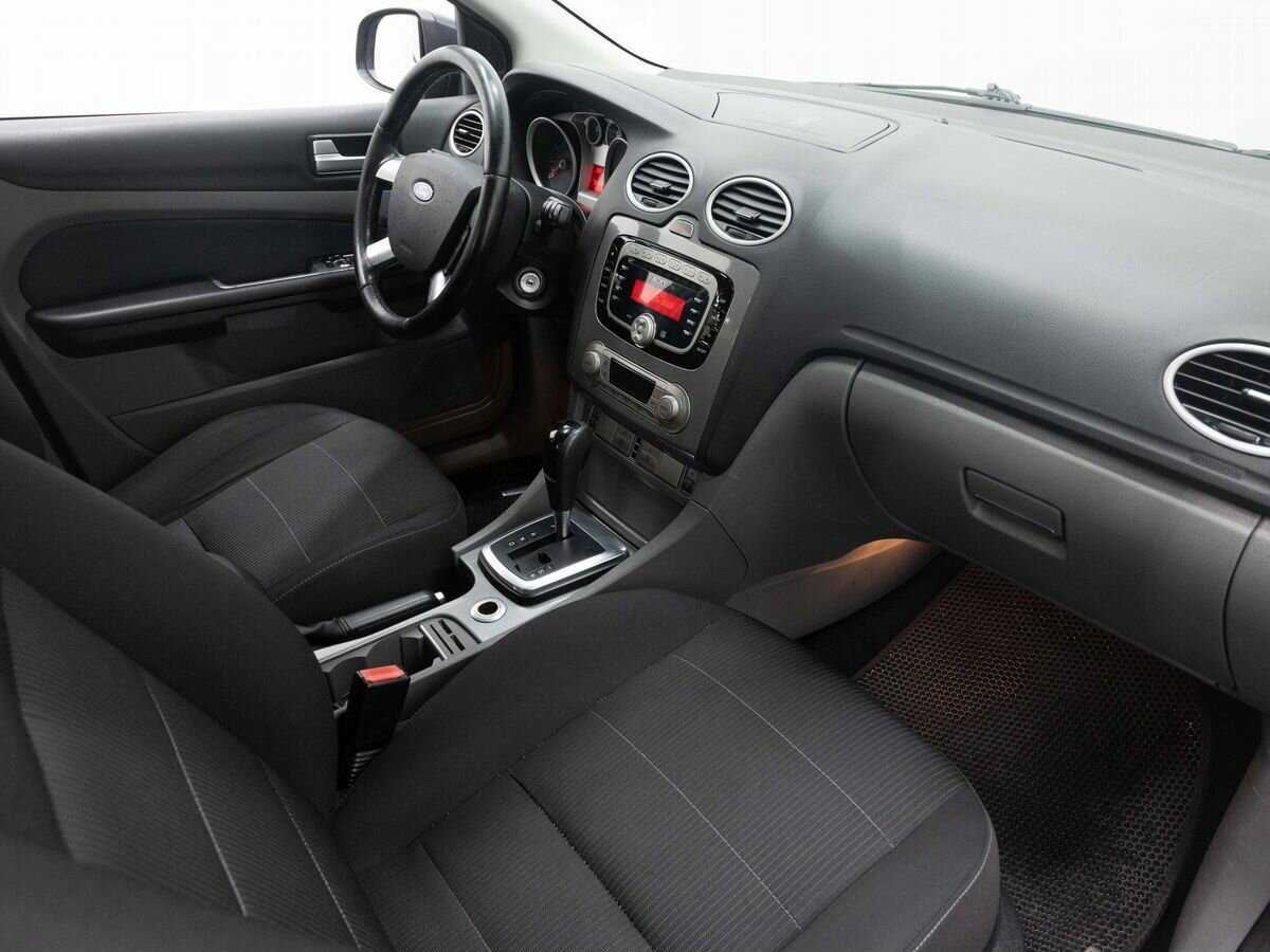 Ford Focus с пробегом — 2010 год. Фото: #11