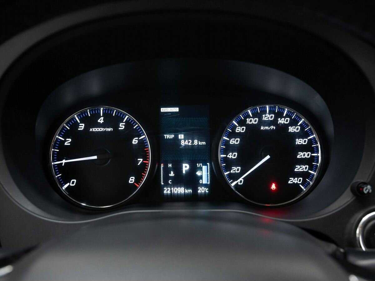 Mitsubishi Outlander с пробегом — 2015 год. Фото: #18