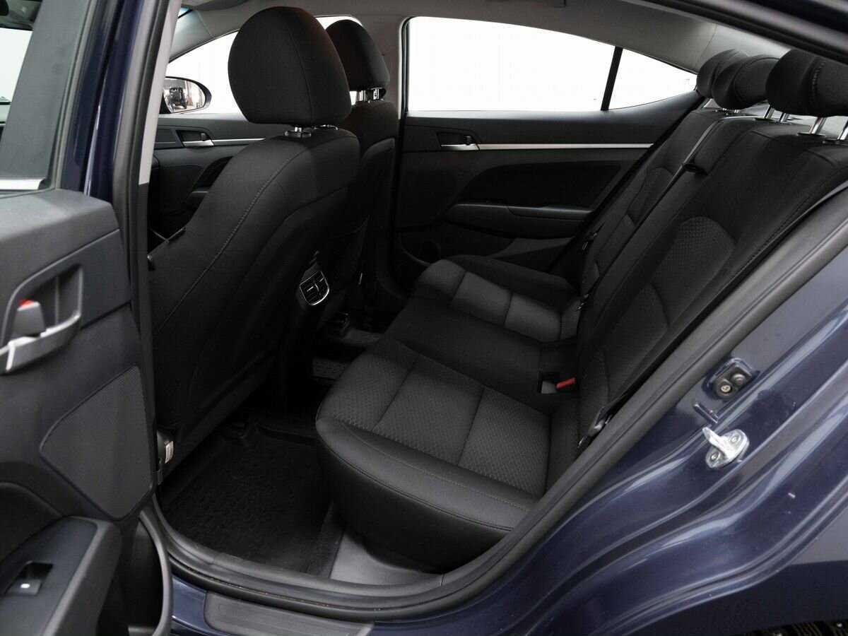 Hyundai Elantra с пробегом — 2020 год. Фото: #10