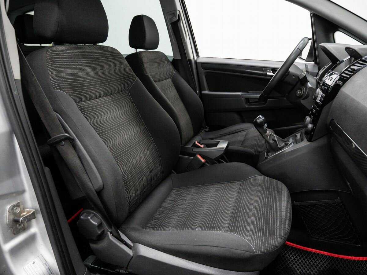 Opel Zafira с пробегом — 2011 год. Фото: #8