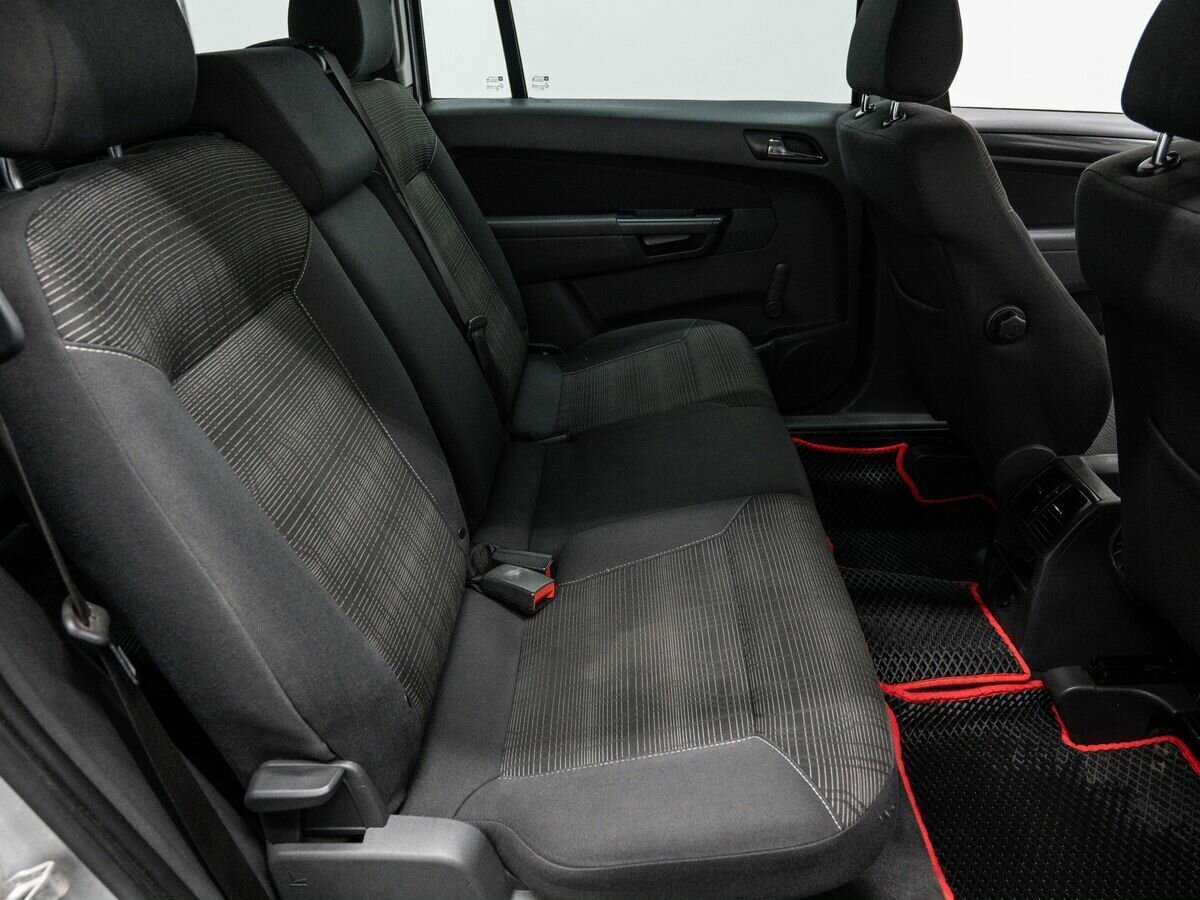 Opel Zafira с пробегом — 2011 год. Фото: #9