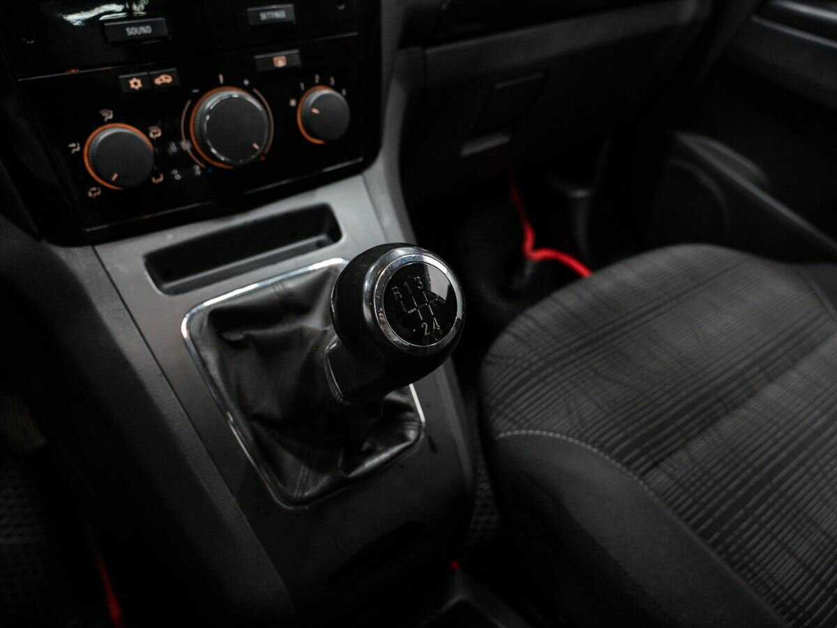 Opel Zafira с пробегом — 2011 год. Фото: #14