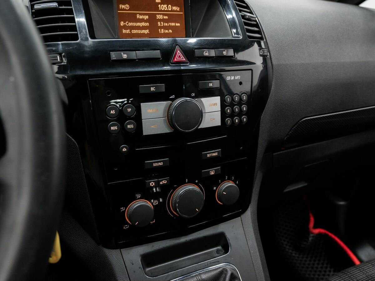 Opel Zafira с пробегом — 2011 год. Фото: #15