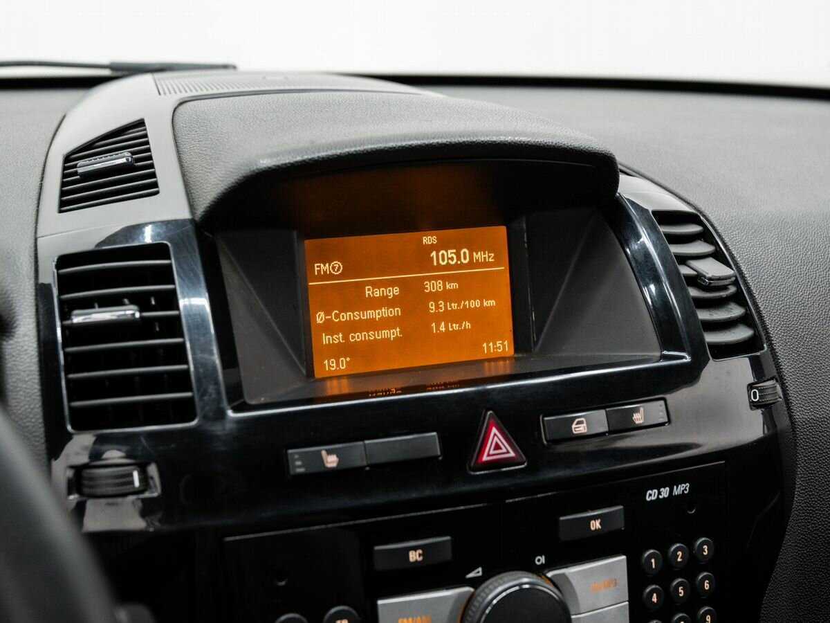 Opel Zafira с пробегом — 2011 год. Фото: #16