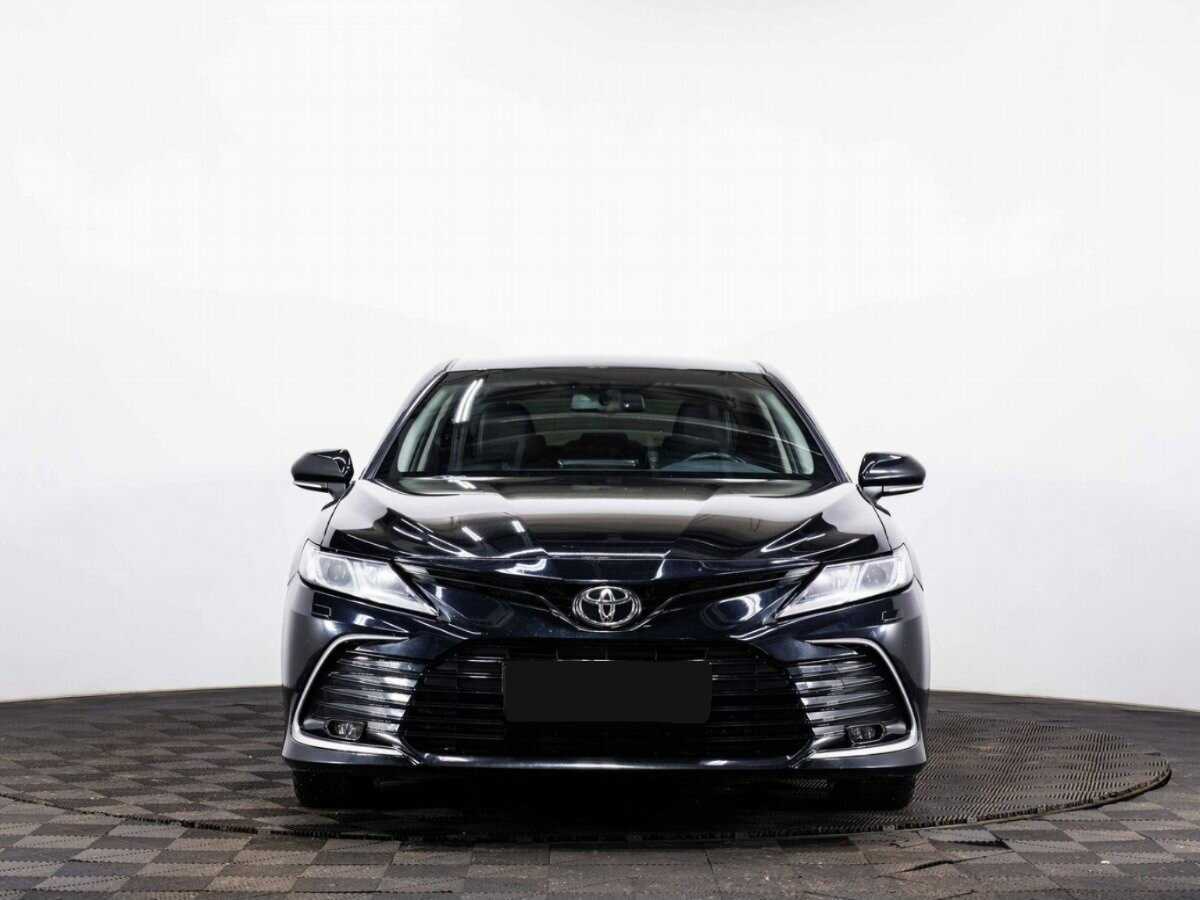 Toyota Camry с пробегом — 2021 год. Фото: #1