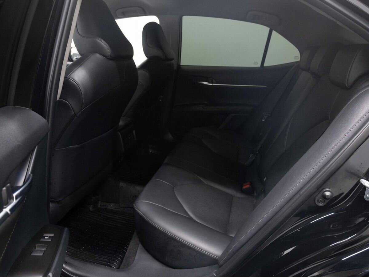 Toyota Camry с пробегом — 2021 год. Фото: #10