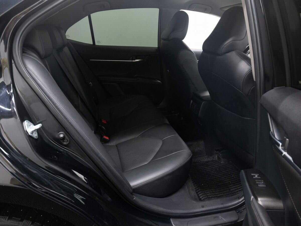 Toyota Camry с пробегом — 2021 год. Фото: #11