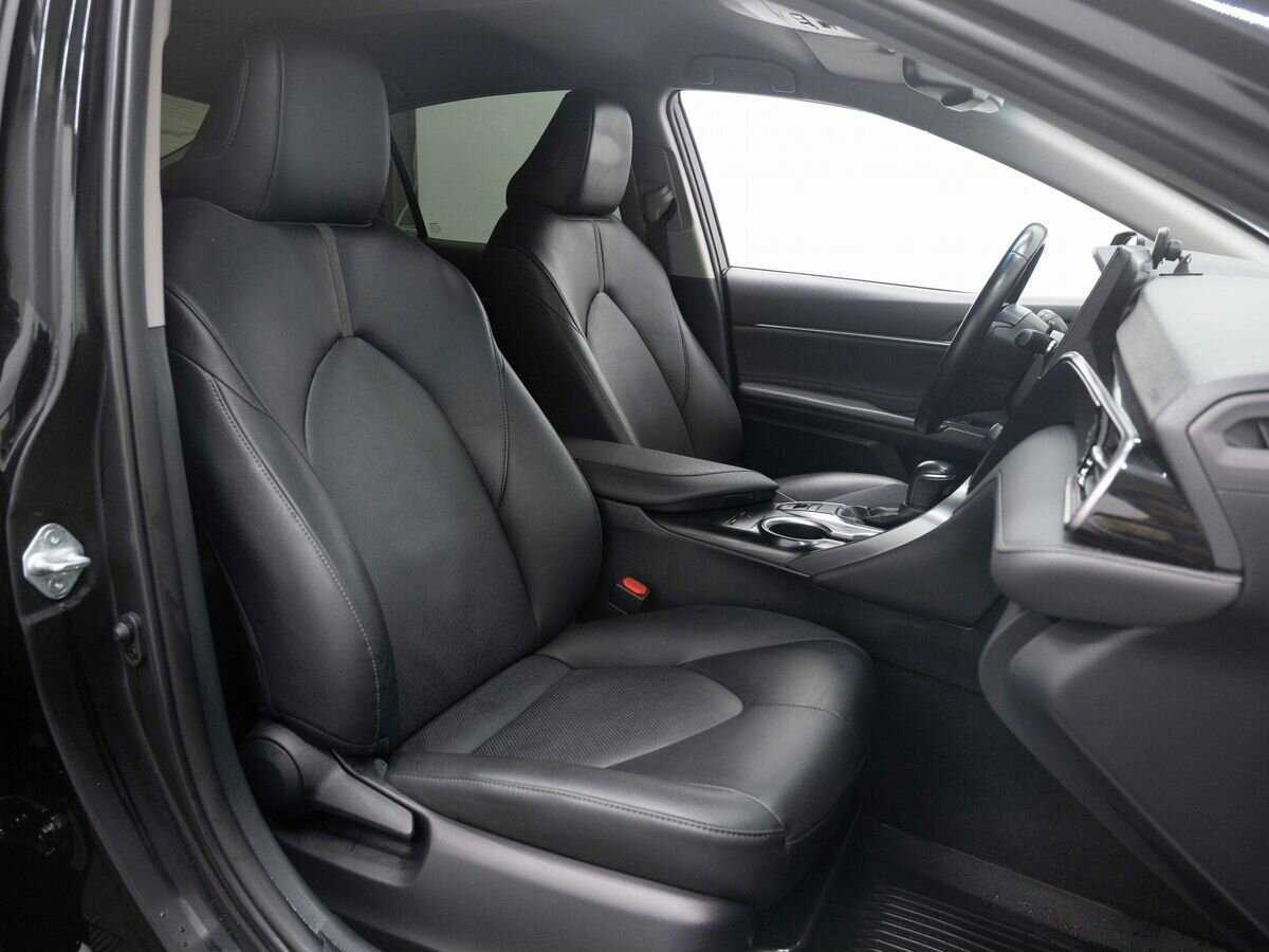 Toyota Camry с пробегом — 2021 год. Фото: #13