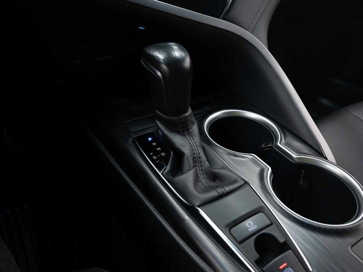 Toyota Camry с пробегом — 2021 год. Фото: #23