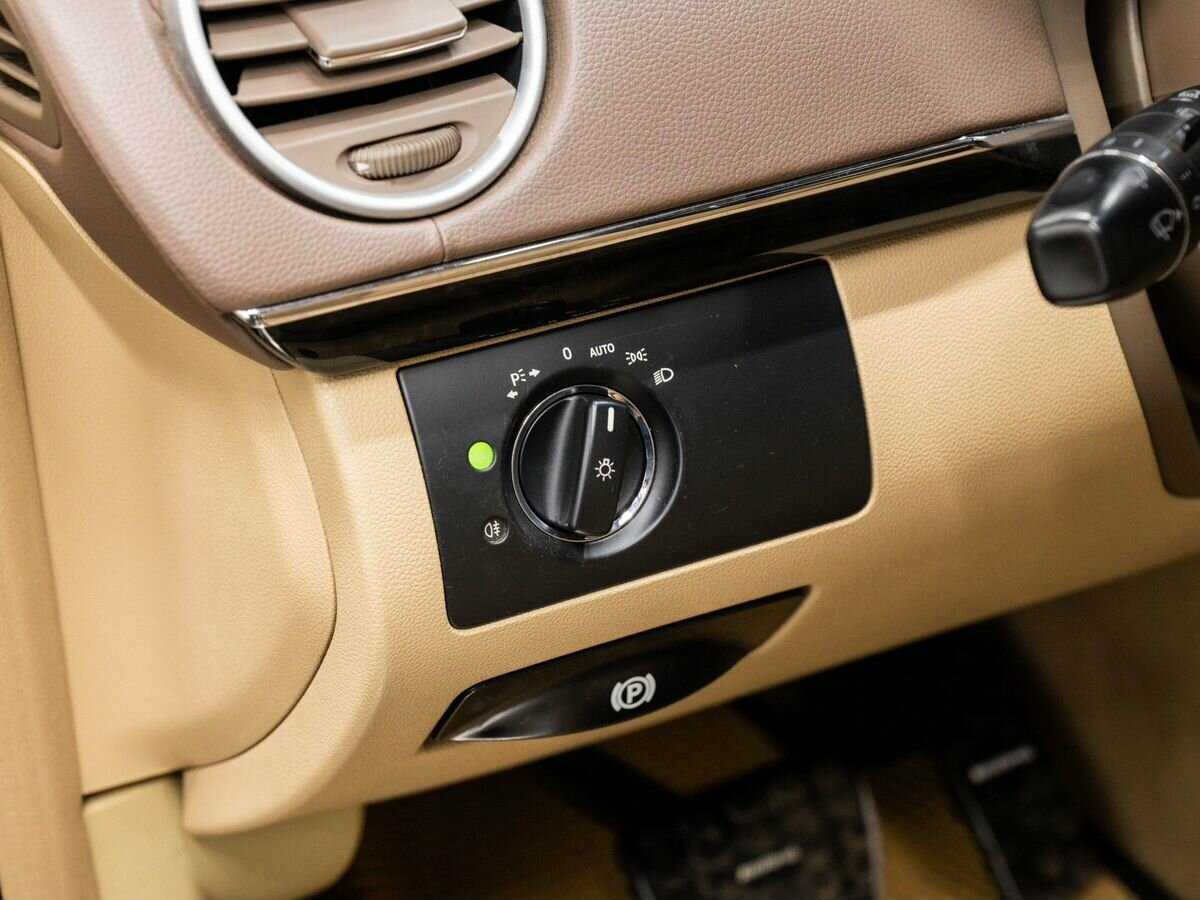 Mercedes-Benz GL-Класс с пробегом — 2011 год. Фото: #19