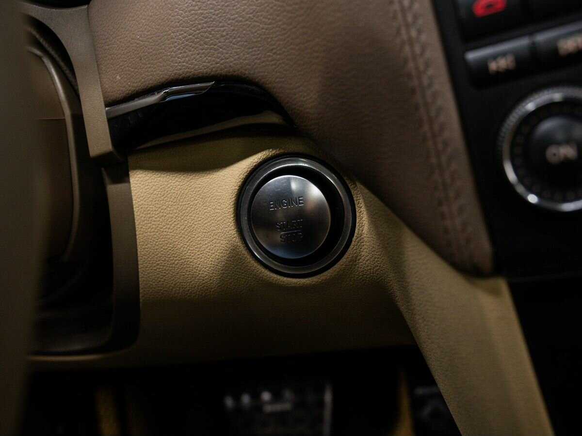 Mercedes-Benz GL-Класс с пробегом — 2011 год. Фото: #23