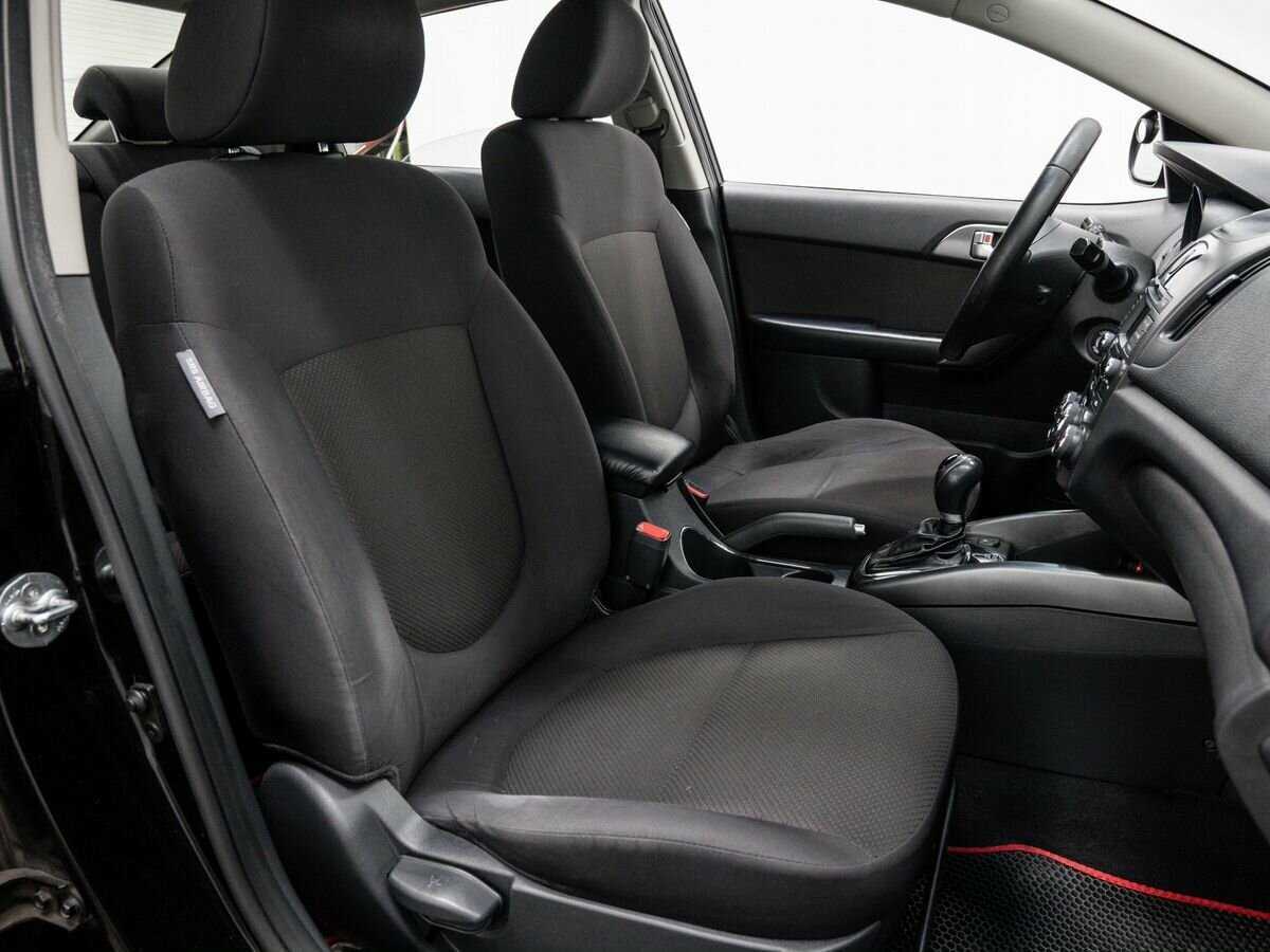 Kia Cerato с пробегом — 2011 год. Фото: #8