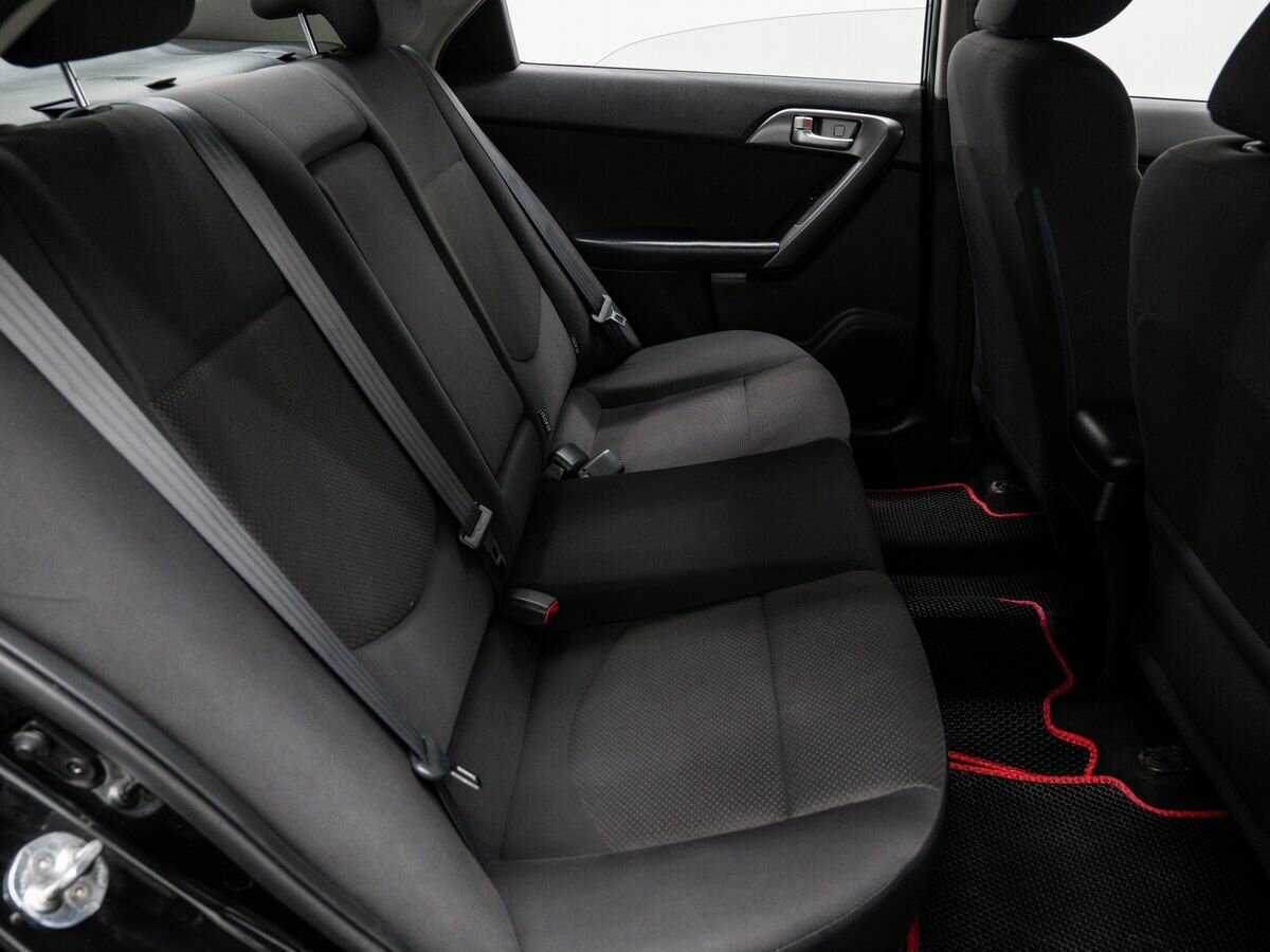 Kia Cerato с пробегом — 2011 год. Фото: #9