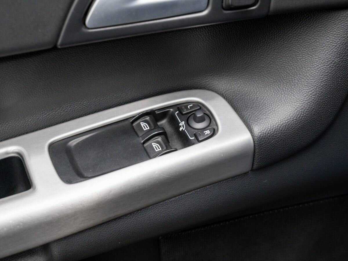 Volvo C30 с пробегом — 2008 год. Фото: #11