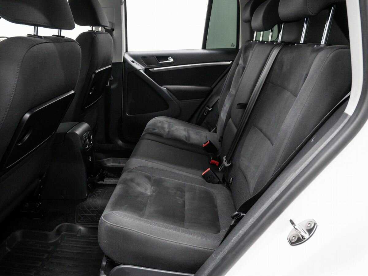 Volkswagen Tiguan с пробегом — 2011 год. Фото: #12