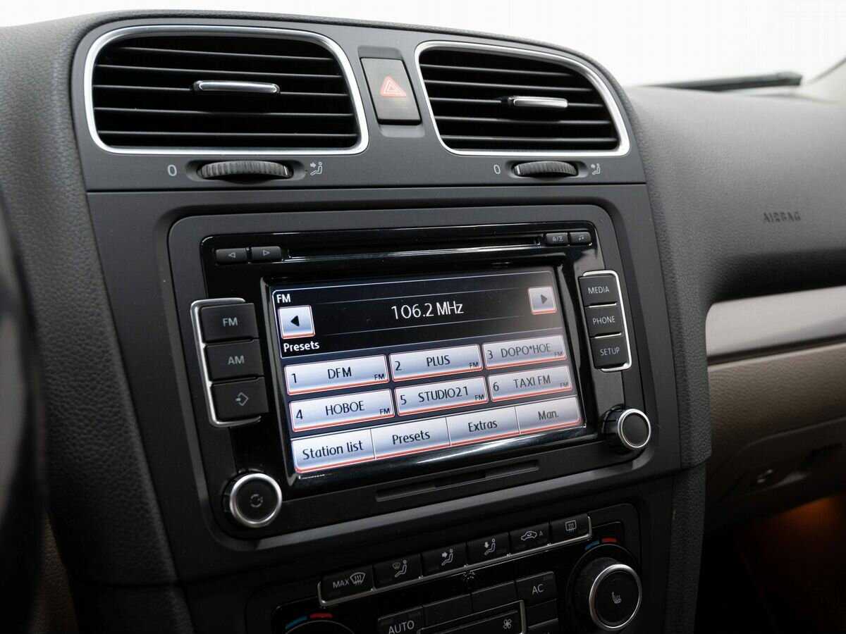 Volkswagen Golf с пробегом — 2011 год. Фото: #16