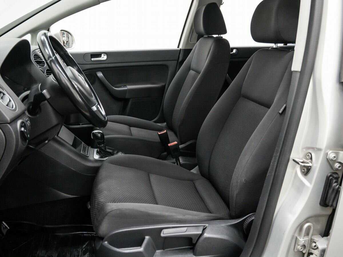 Volkswagen Golf Plus с пробегом — 2011 год. Фото: #13