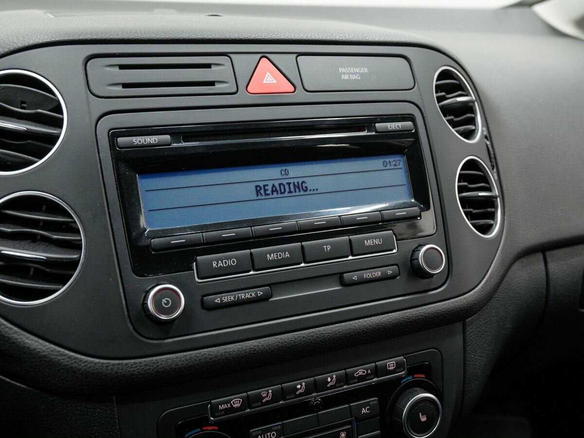 Volkswagen Golf Plus с пробегом — 2011 год. Фото: #16