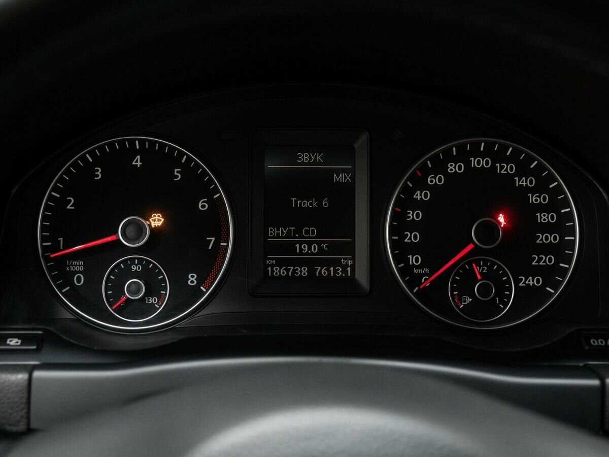 Volkswagen Golf Plus с пробегом — 2011 год. Фото: #18