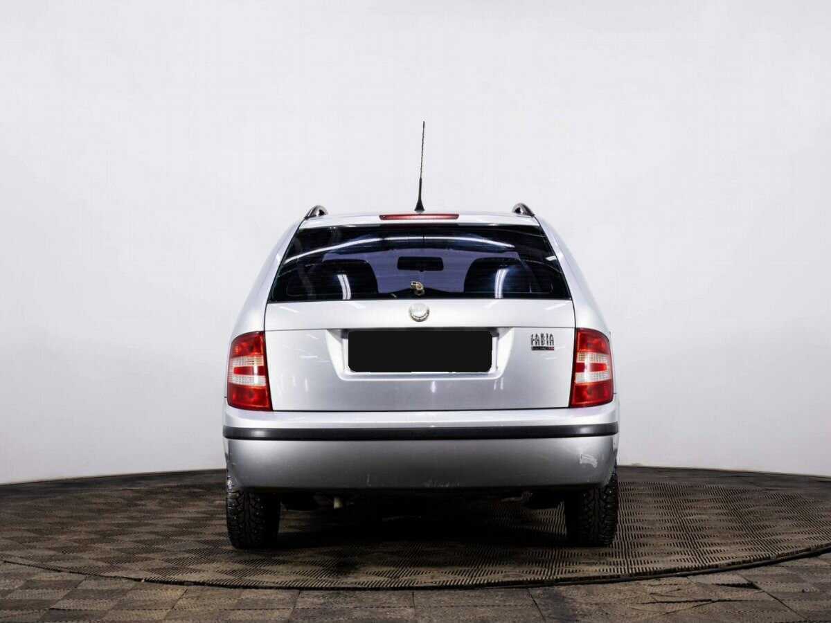 Skoda Fabia с пробегом — 2007 год. Фото: #4