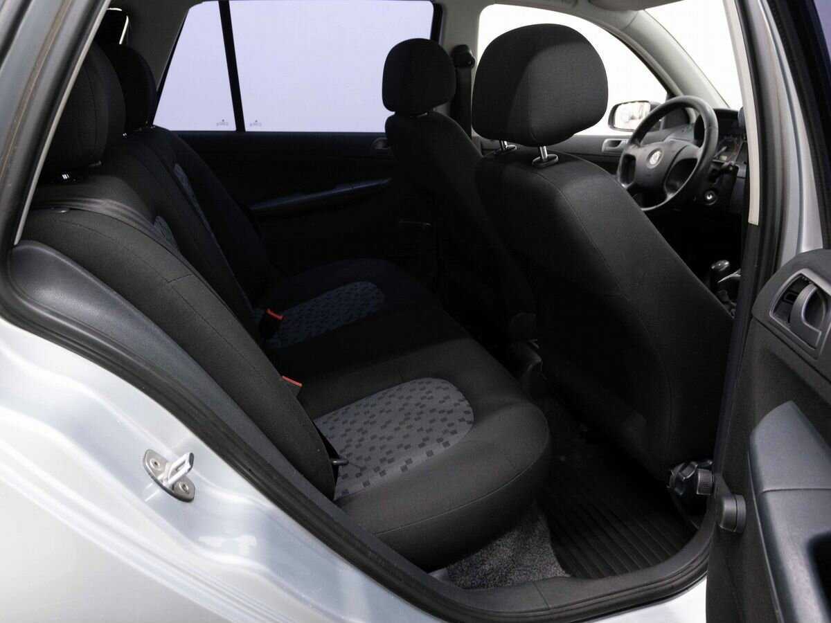 Skoda Fabia с пробегом — 2007 год. Фото: #9