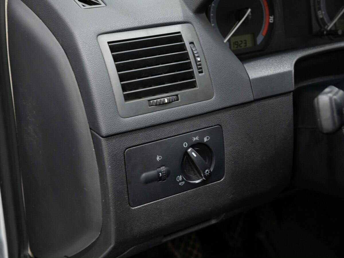 Skoda Fabia с пробегом — 2007 год. Фото: #13