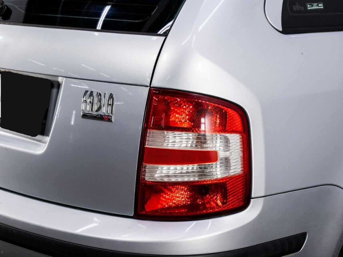 Skoda Fabia с пробегом — 2007 год. Фото: #18