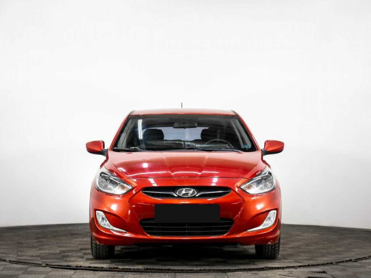 Hyundai Solaris с пробегом — 2011 год. Фото: #1