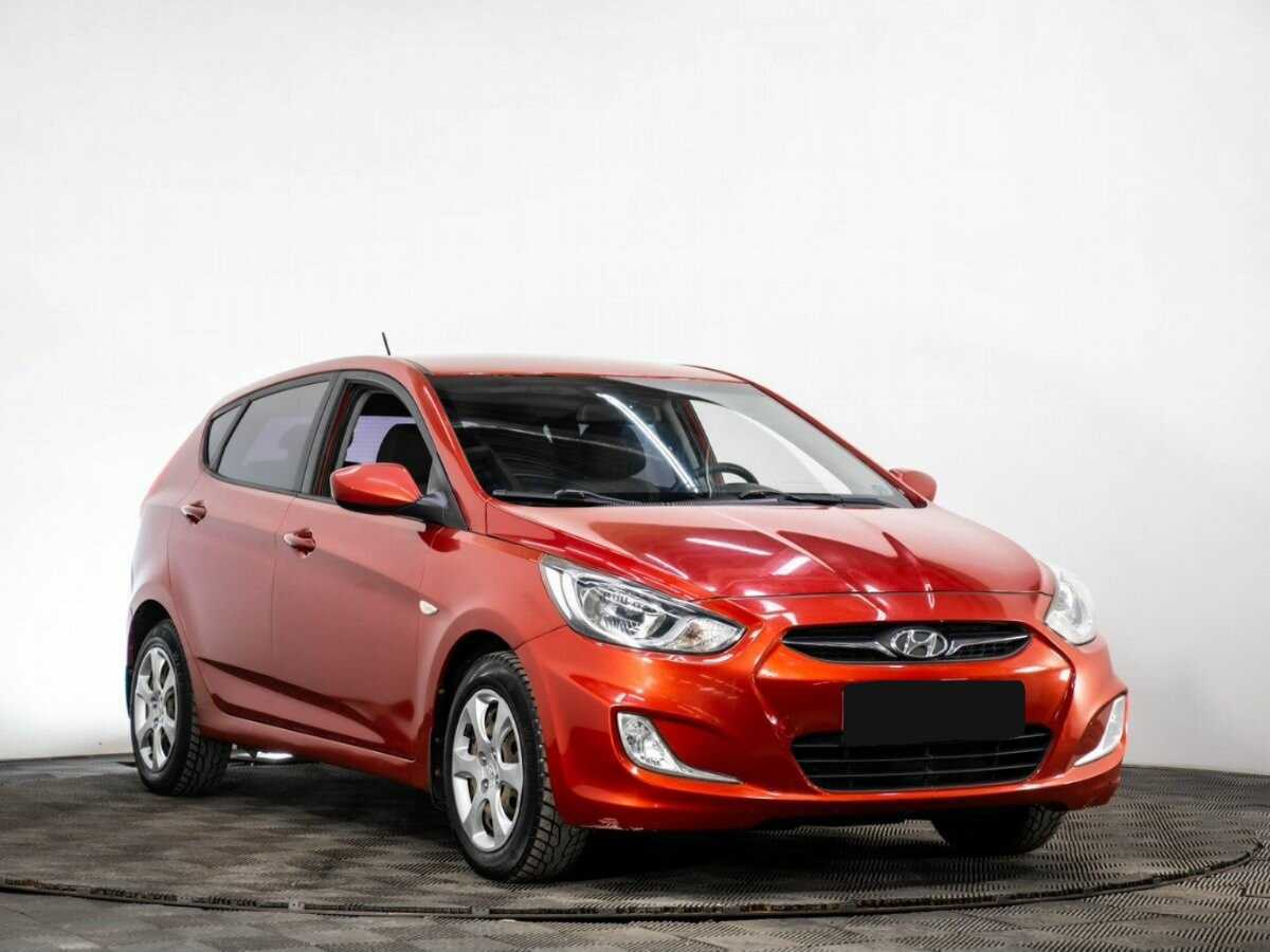 Hyundai Solaris с пробегом — 2011 год. Фото: #2