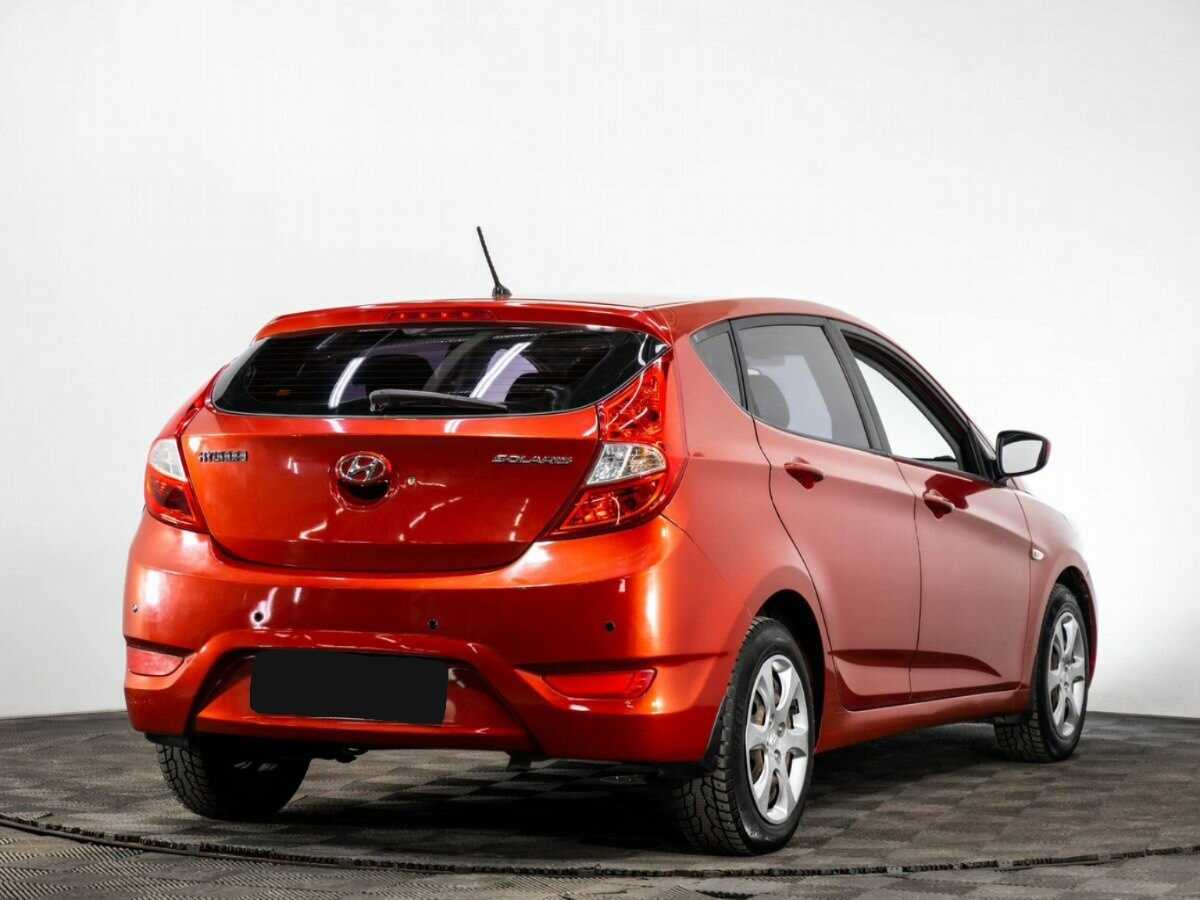 Hyundai Solaris с пробегом — 2011 год. Фото: #3