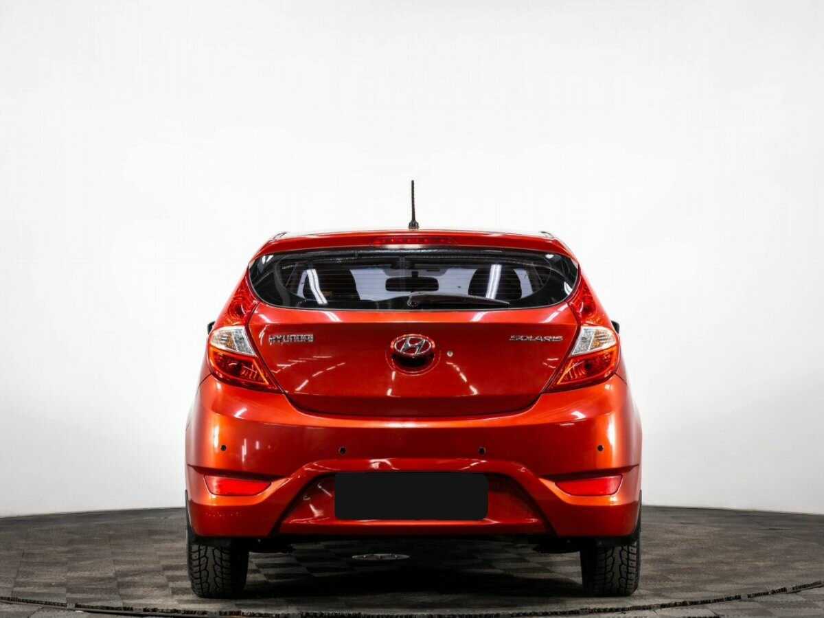 Hyundai Solaris с пробегом — 2011 год. Фото: #4