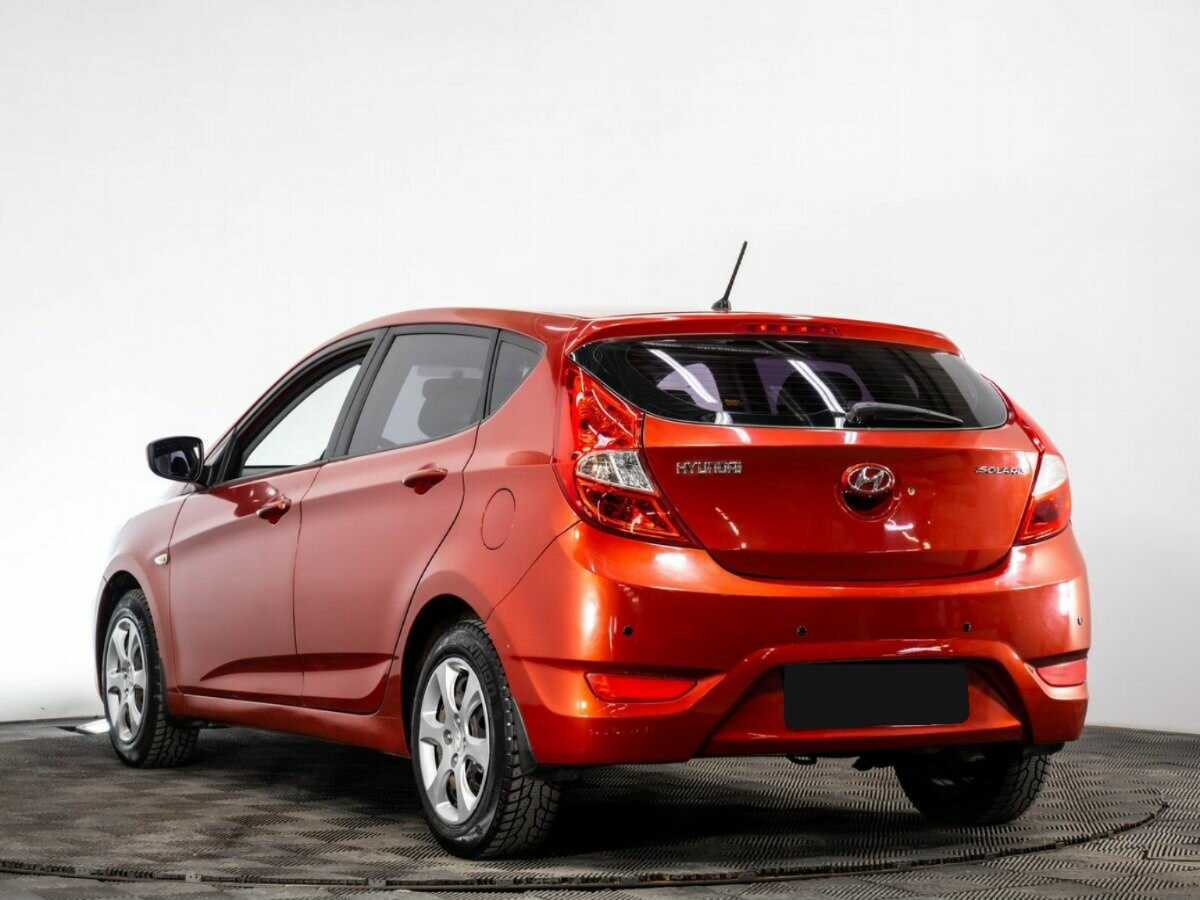 Hyundai Solaris с пробегом — 2011 год. Фото: #5