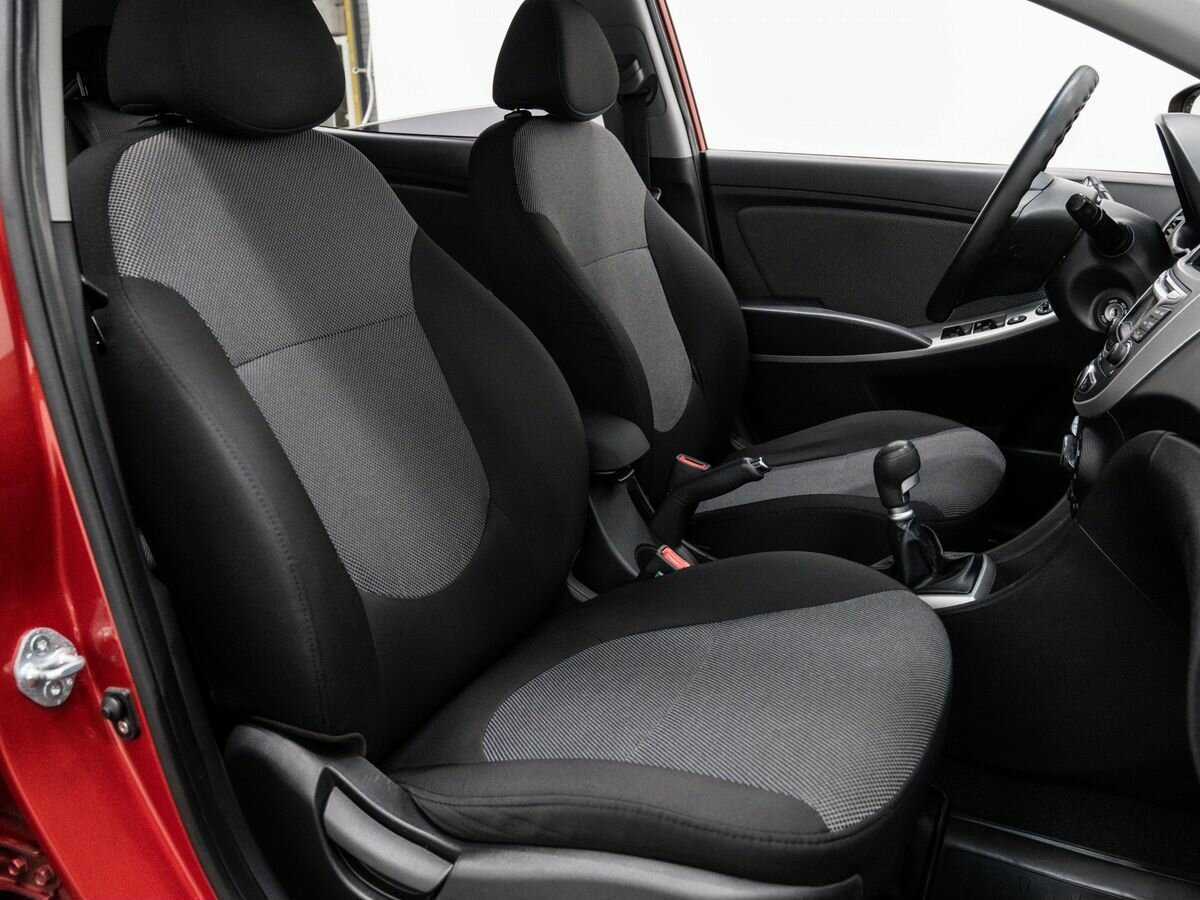 Hyundai Solaris с пробегом — 2011 год. Фото: #8