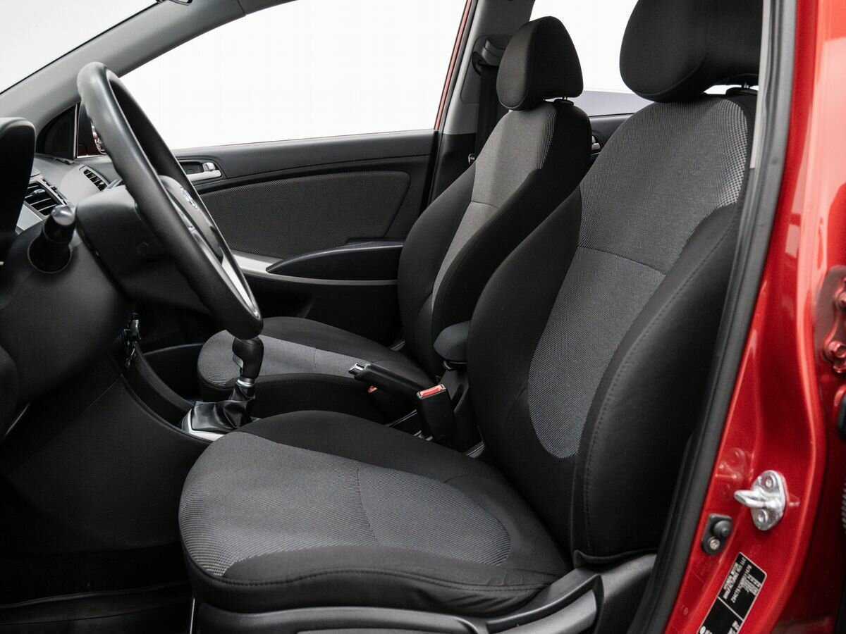 Hyundai Solaris с пробегом — 2011 год. Фото: #14