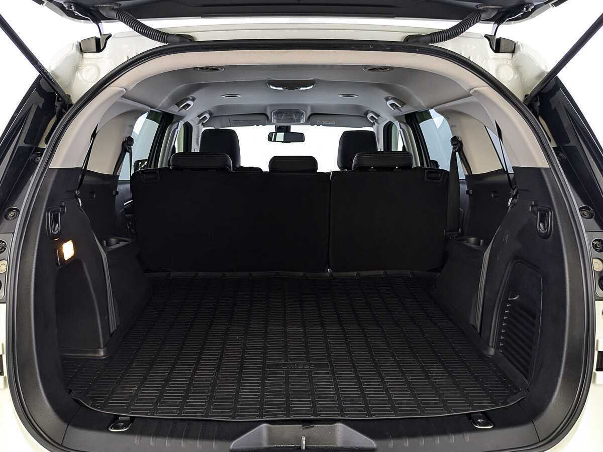 Isuzu MU-X с пробегом — 2021 год. Фото: #9