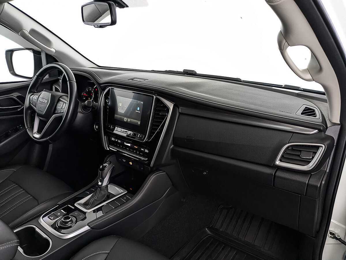 Isuzu MU-X с пробегом — 2021 год. Фото: #12