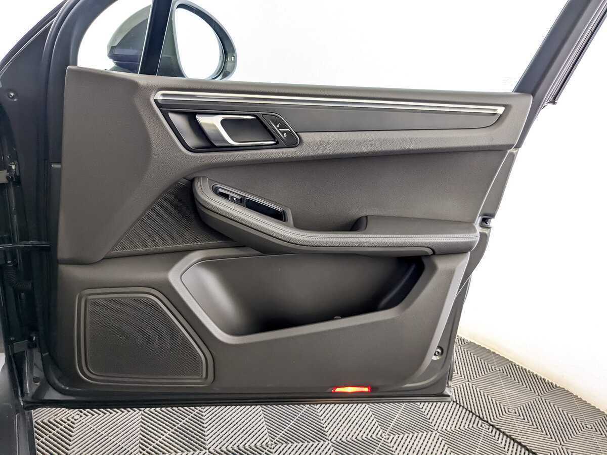 Porsche Macan с пробегом — 2018 год. Фото: #23