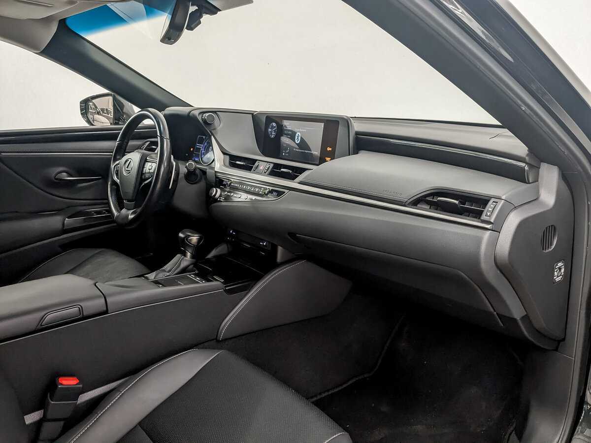 Lexus ES с пробегом — 2021 год. Фото: #10
