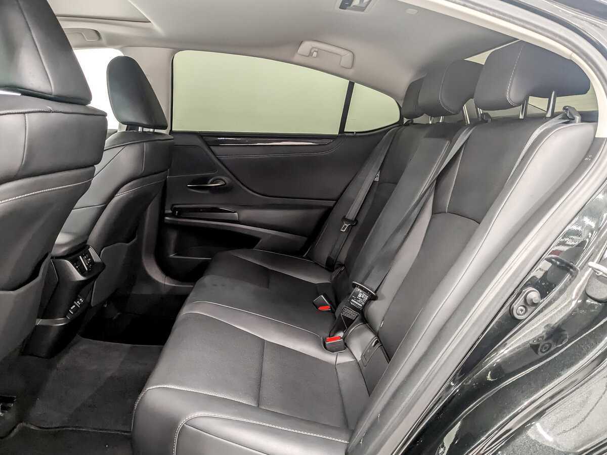 Lexus ES с пробегом — 2021 год. Фото: #11